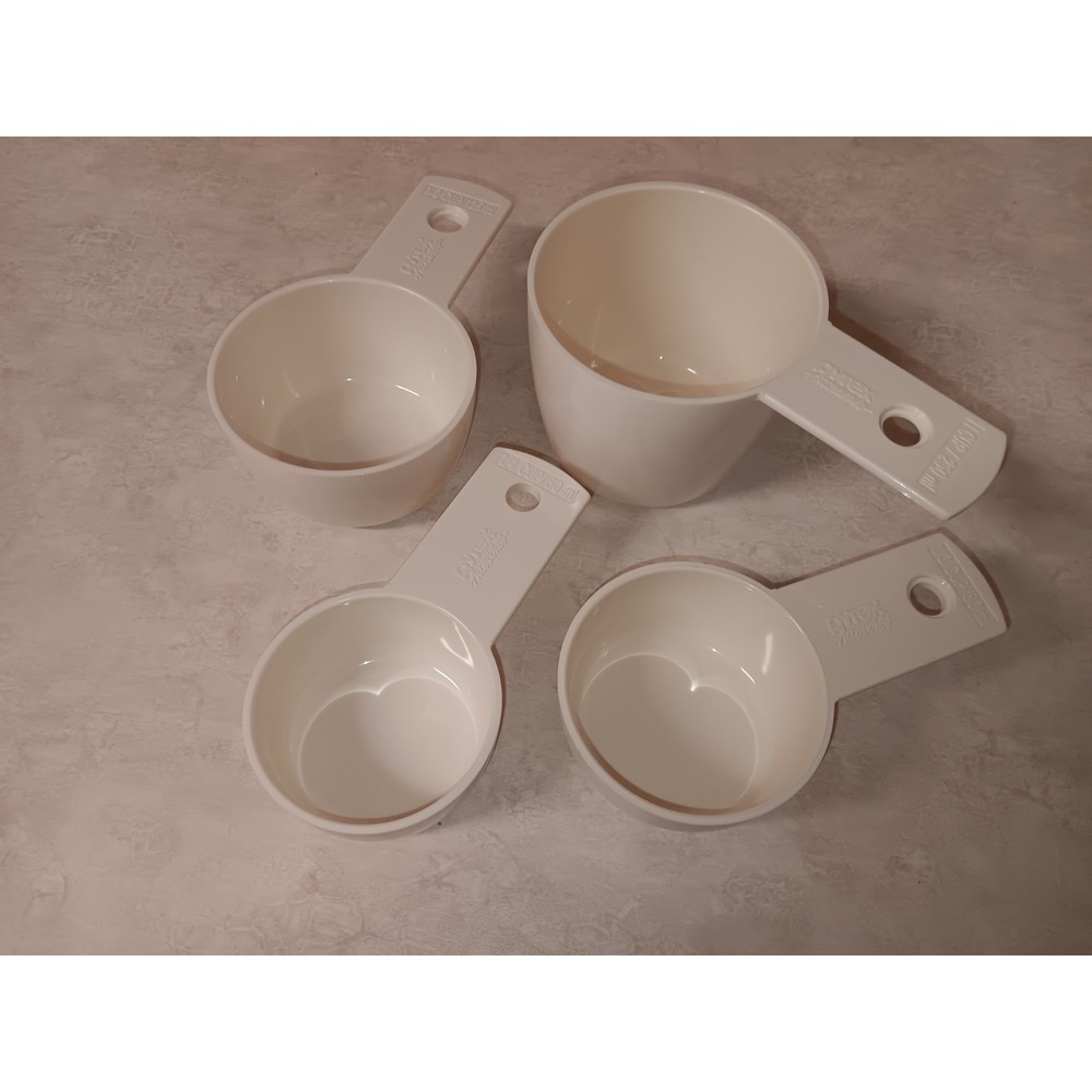 Vtg Pyrex Dry Measuring Cups 4 Pc Set Plastic Nesting Hole For Hanging READ